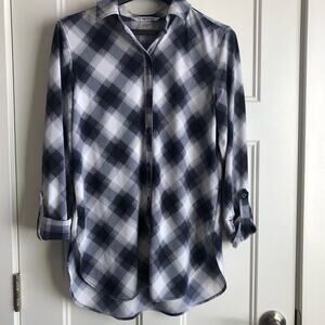 Peter Nygard button down plaid top